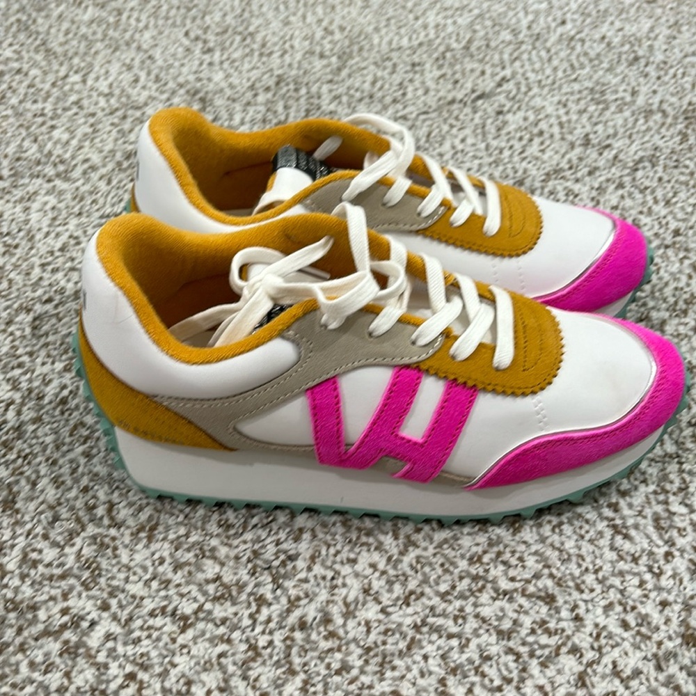 Vintage Havana Women's Sneakers in Pink, Gold, and White